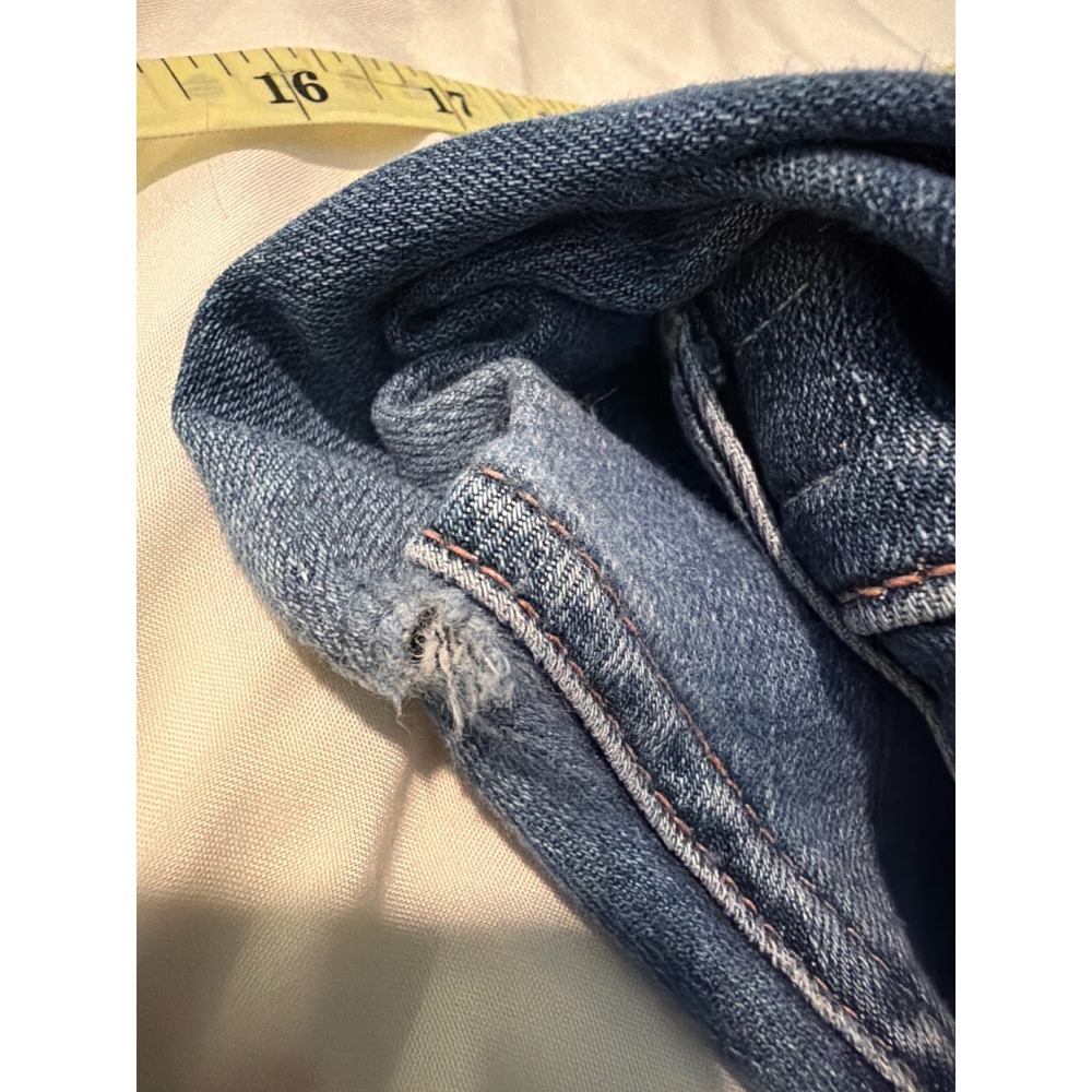 MOTHER The Weekender Fray Jeans Walking On Coals Blue Flare Raw Hem Size 33 - Picture 7 of 7